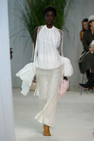 Look 35